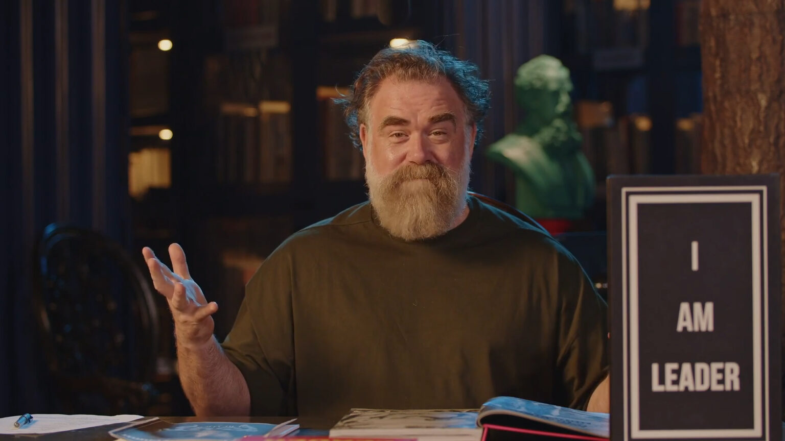 Chris Collins teaching the I AM leadership philosophy inside Syndicate X Library video course